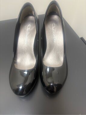 CL by Chinese Laundry Black Patent Round-Toe Pumps
